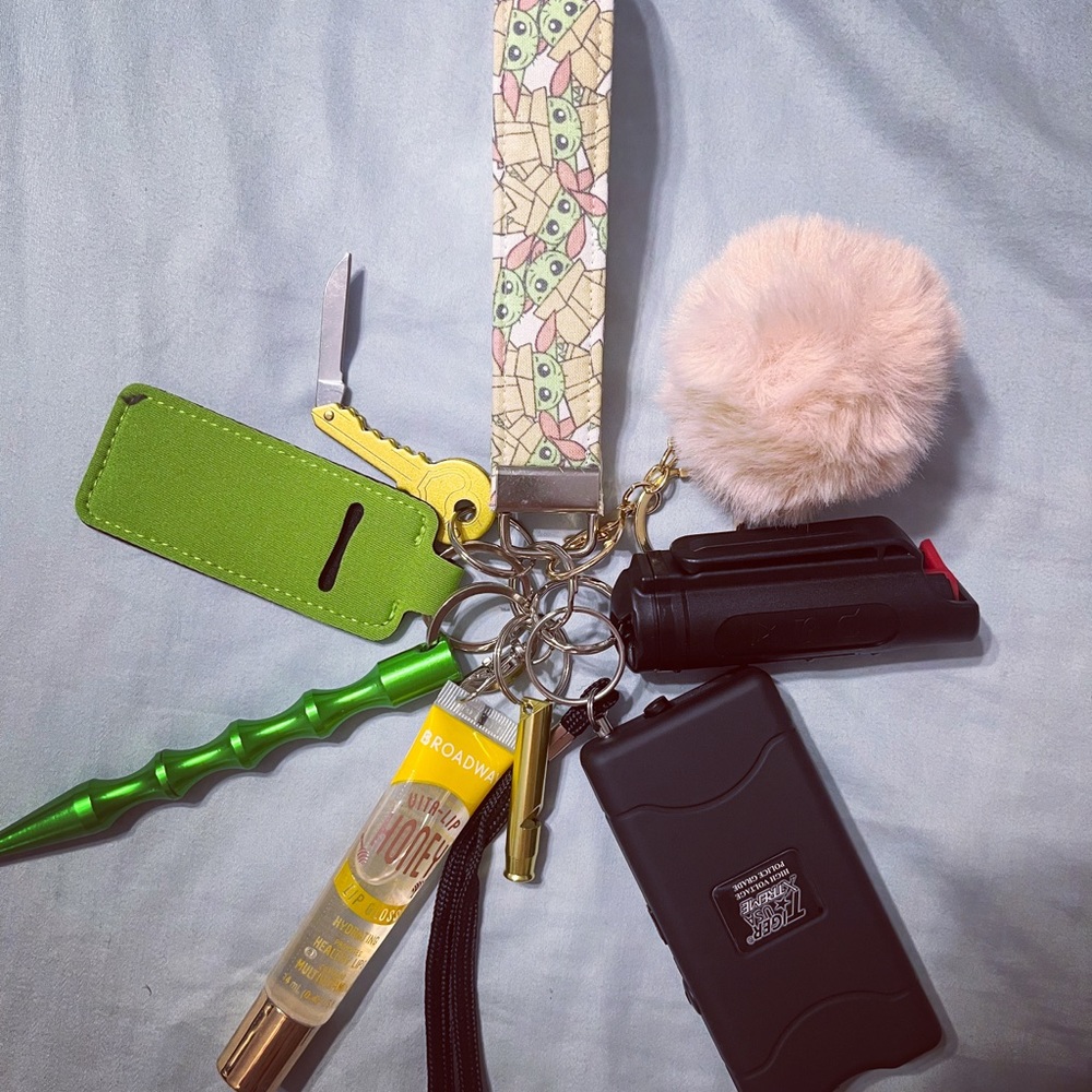 Women’s Essentials Wristlet - Baby Yoda